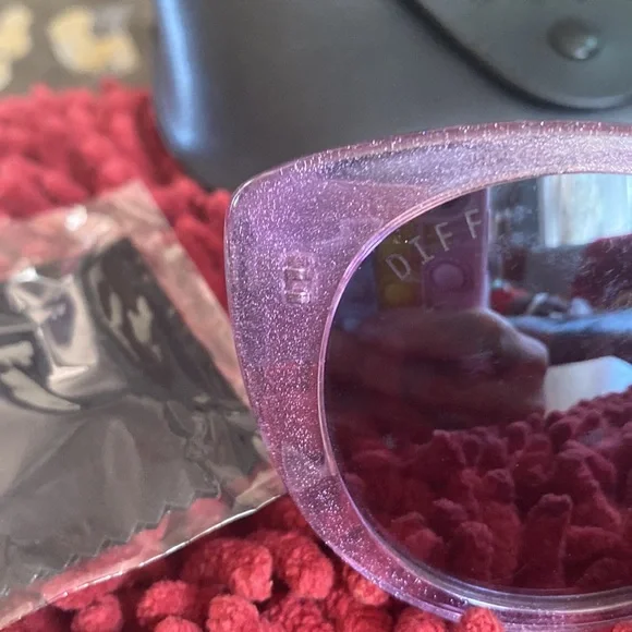 DIFF Luna Polarized Purple Sunnies (NWT) - Picture 2 of 7